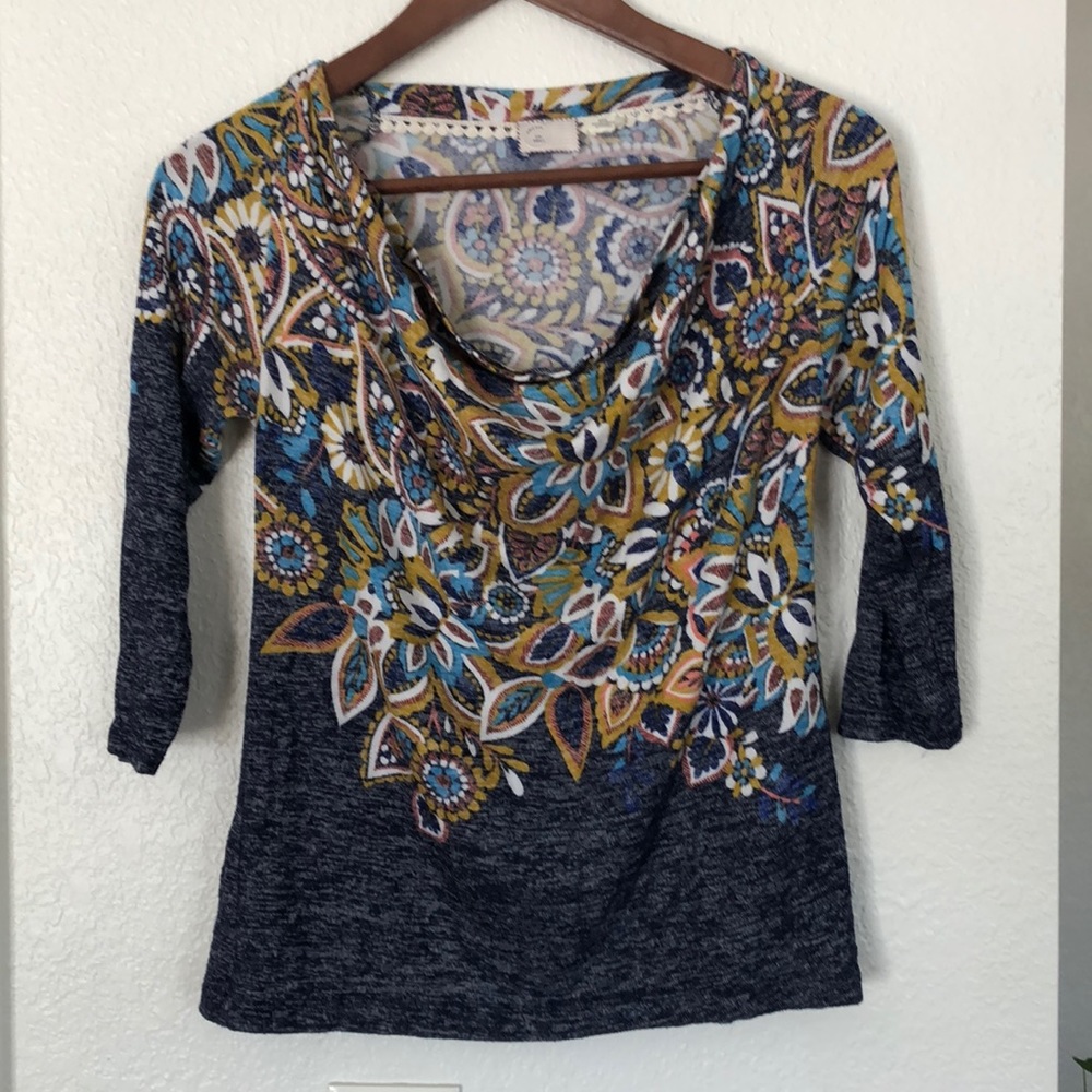Mid sleeve woven blouse